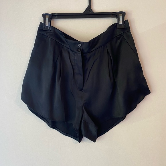 Babaton Black silk shorts - Picture 3 of 4